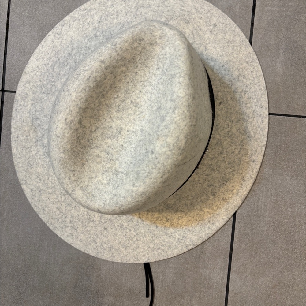 GIGI PIP Light Gray Felt Rancher Hat with Black Band - Picture 4 of 9